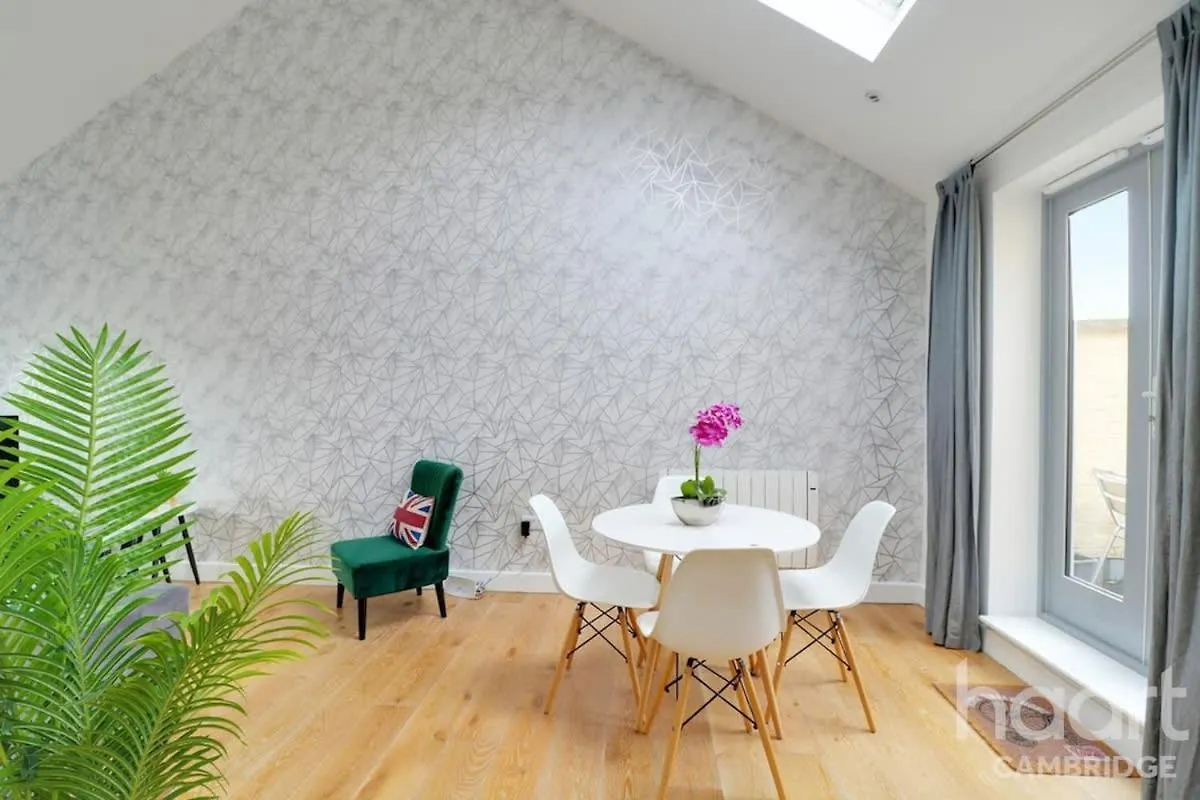 Apartment Lovely 1 Bedroom Flat With Free Off Road Parking Cambridge  United Kingdom