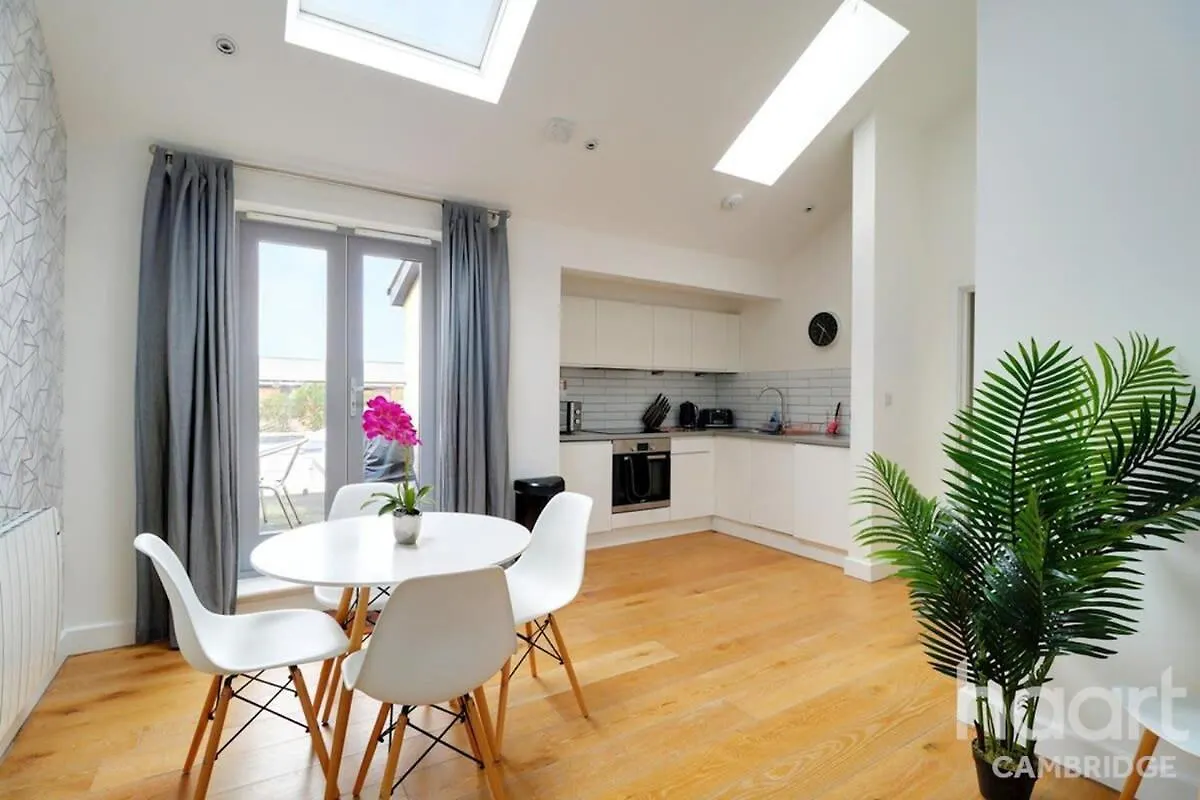 Lovely 1 Bedroom Flat With Free Off Road Parking Cambridge  Cambridge (Cambridgeshire)